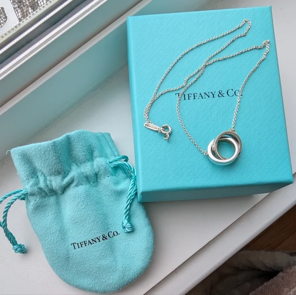 Tiffany & Co. 1837 Small Sterling Silver Interlocking Circles Necklace - Picture 3 of 14